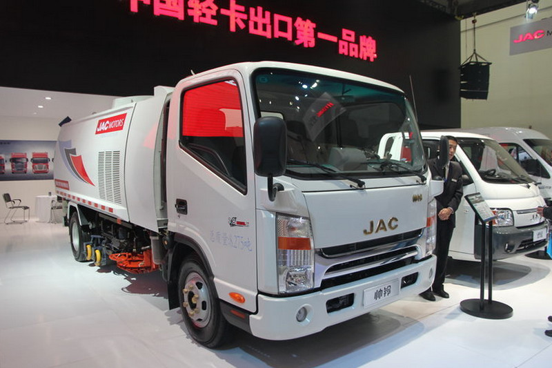 江淮 新帅铃 154马力 4X2 国四洗扫车