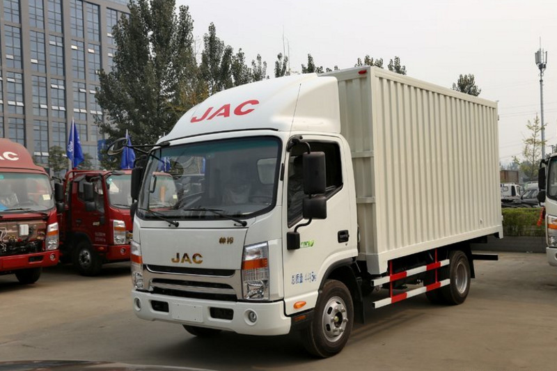 江淮 帅铃K340 124马力 4X2 3.8米 国四排半厢式轻卡(六档)