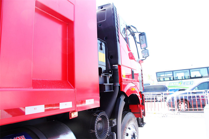 一汽解放 J6P重卡 350马力 6X4 6米 国五LNG自卸车(CA3250P66L2T1E24M5)