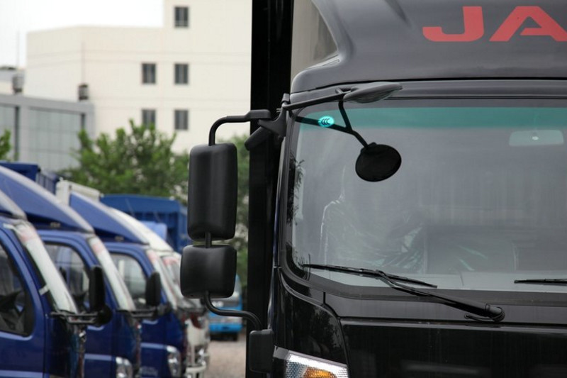 江淮 帅铃H415 154马力 4X2 5.2米 国五排半厢式载货车(HFC5121XXYP71K1D1V)