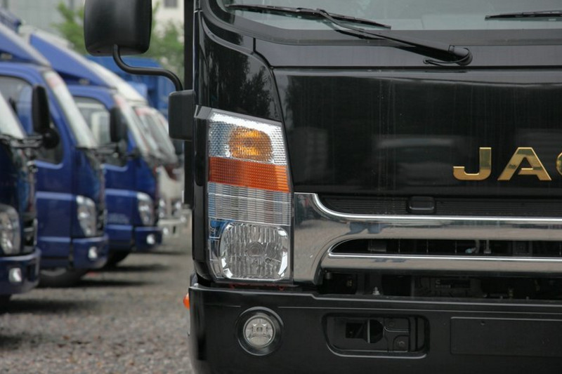 江淮 帅铃H415 154马力 4X2 5.2米 国五排半厢式载货车(HFC5121XXYP71K1D1V)