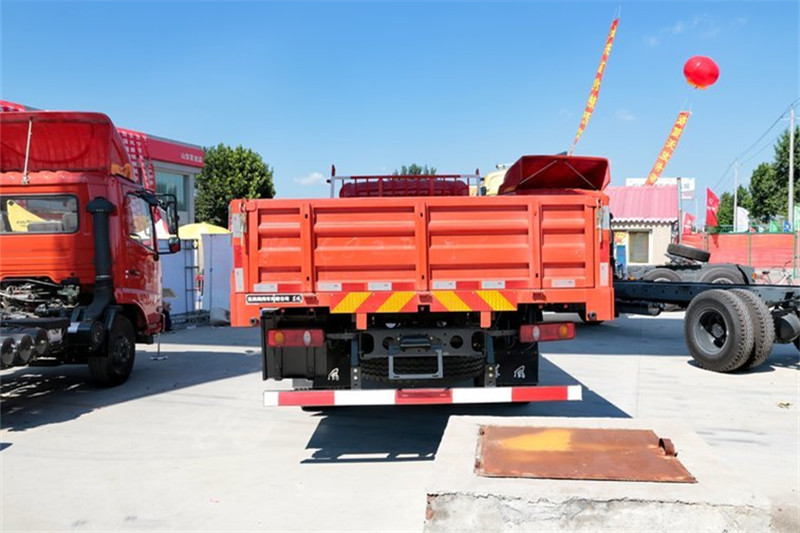 东风商用车 天锦中卡 180马力 4X2 6.6米 国四排半栏板载货车(DFL1160BX5)