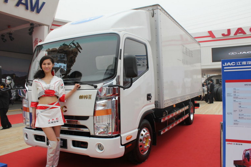 江淮 帅铃H415 154马力 4X2 5.5米 国五单排厢式载货车(HFC5121XXYP71K1D1V)