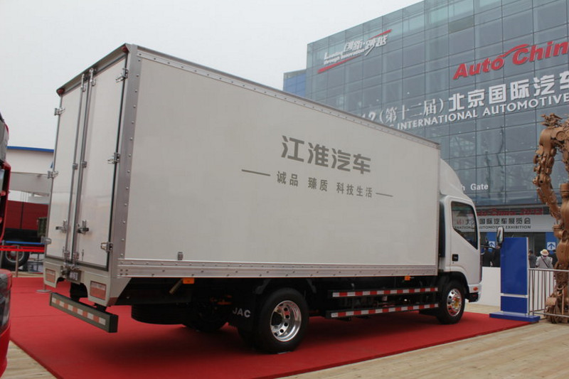 江淮 帅铃H415 154马力 4X2 5.5米 国五单排厢式载货车(HFC5121XXYP71K1D1V)