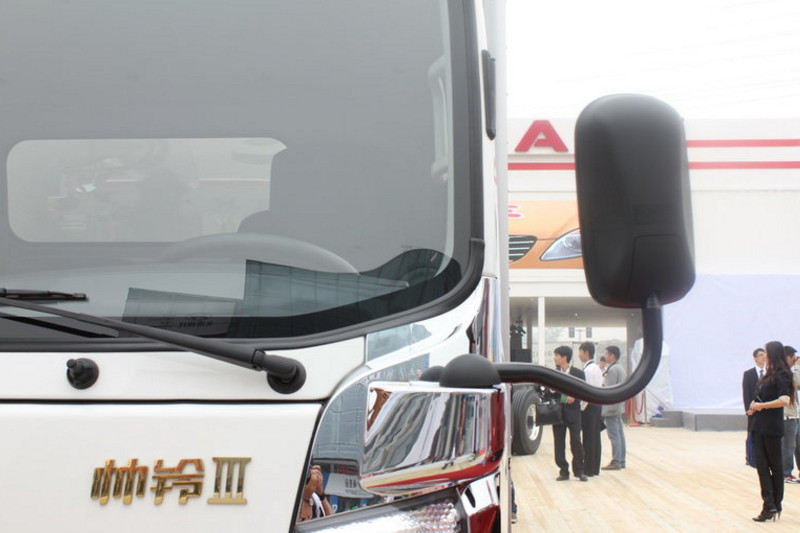 江淮 帅铃H415 154马力 4X2 5.5米 国五单排厢式载货车(HFC5121XXYP71K1D1V)