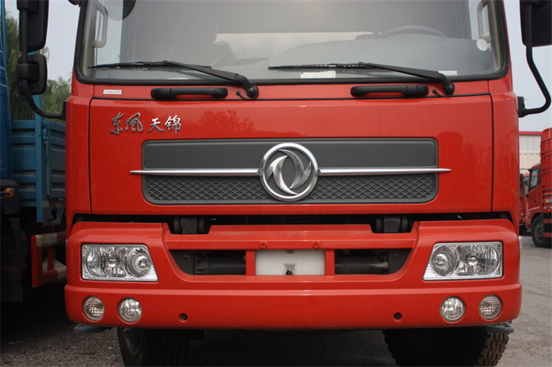 东风商用车 天锦中卡 140马力 4X2 6.2米 国四厢式载货车(DFL5100XXYBX8)