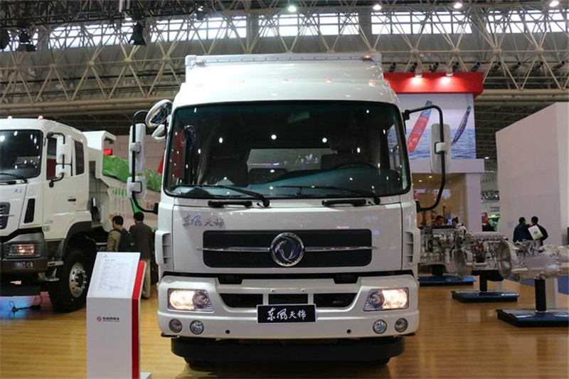 东风商用车 天锦中卡 180马力 4X2 7.5米 国四厢式载货车(DFL5120XXYB2)