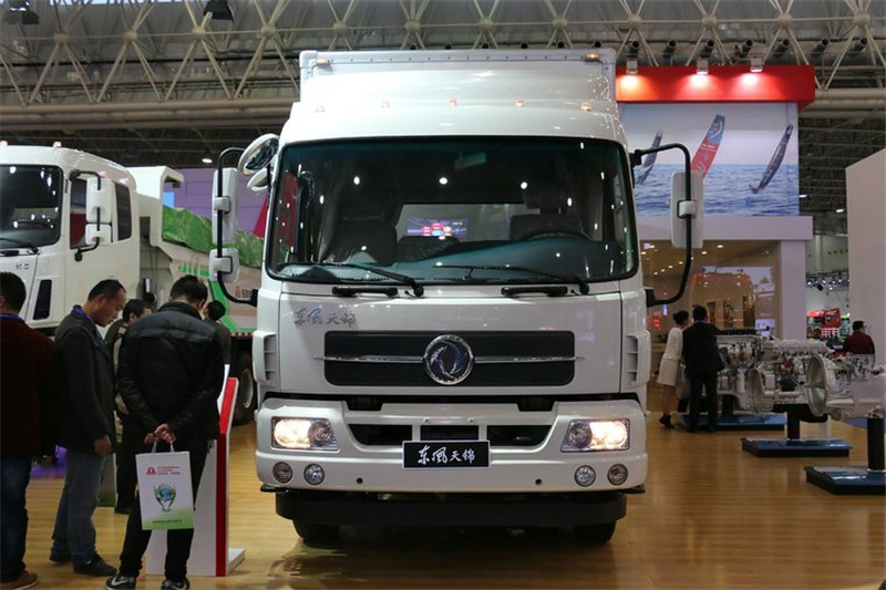 东风商用车 天锦中卡 180马力 4X2 7.5米 国四厢式载货车(DFL5120XXYB2)