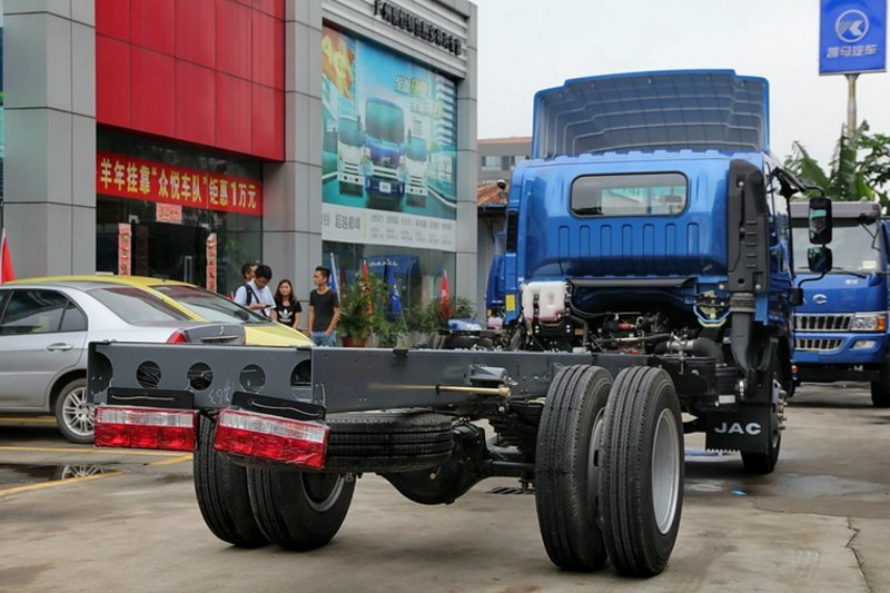 江淮 帅铃H中卡 154马力 4X2 6.2米 国五排半厢式载货车(HFC5140XXYP71K1D4V)