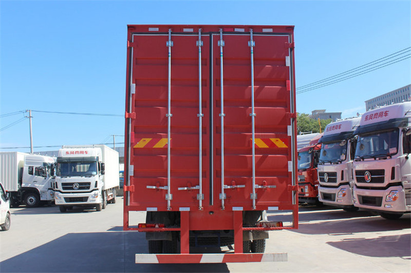 东风商用车 天锦中卡 140马力 4X2 5.8米 国四排半厢式载货车(DFL5080XXYB7)