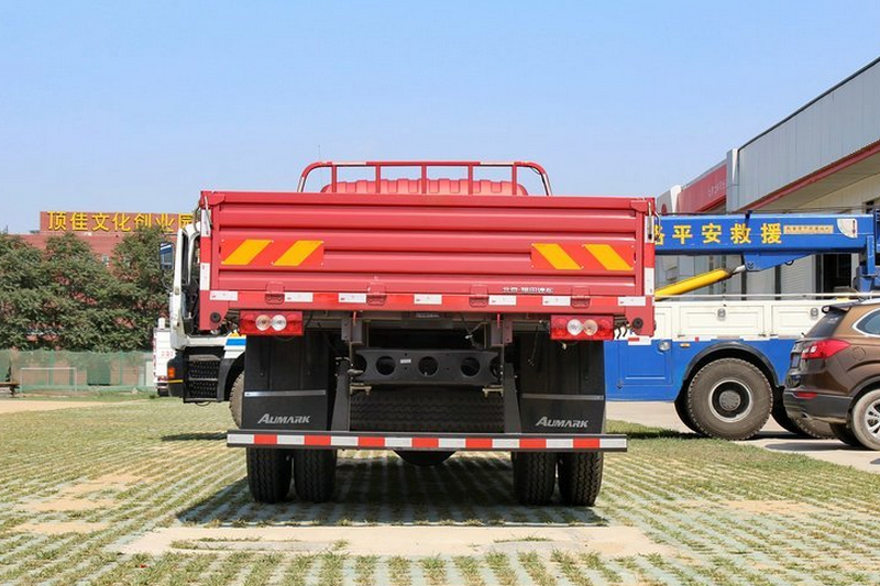 福田 欧马可5系中卡 170马力 4X2 6.2米 国五 排半栏板载货车(BJ1139VJPEK-A1)