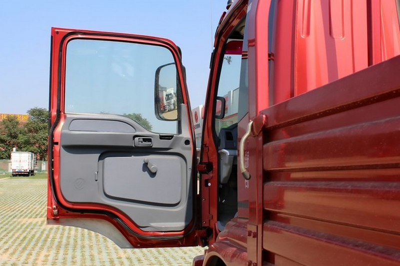 福田 欧马可5系中卡 170马力 4X2 6.2米 国五 排半栏板载货车(BJ1139VJPEK-A1)