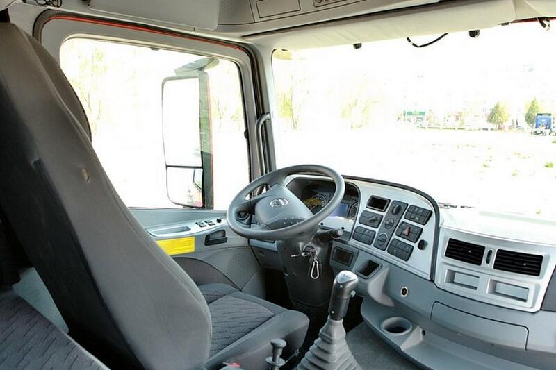 福田 欧曼GTL 6系重卡 超能版 山区型 310马力 8X4 9.5米 国四载货车(BJ1319VPPKJ-XC)