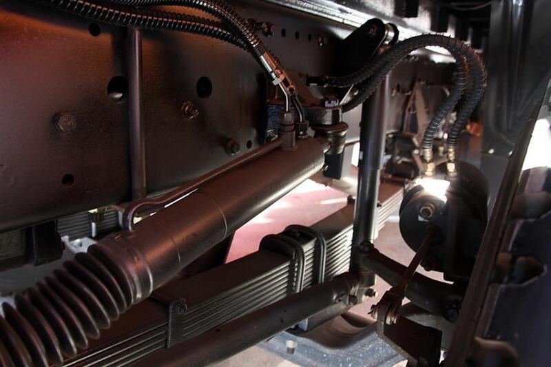福田 欧曼GTL 6系重卡 平原型 380马力 8X4 9.5米 国四仓栅式载货车(BJ5319CCY-XH)