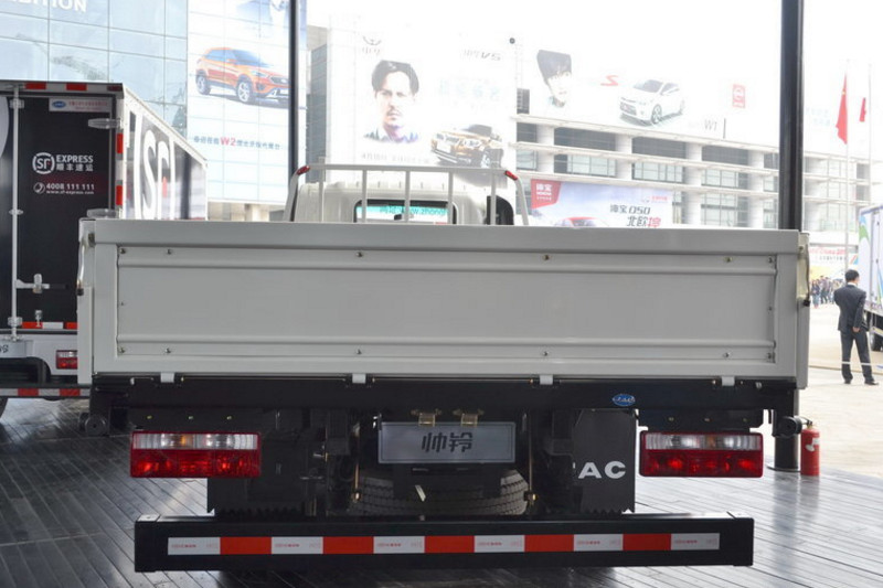 江淮 帅铃H415 154马力 4X2 5.5米 国四单排栏板载货车(HFC1081P71K1D1)