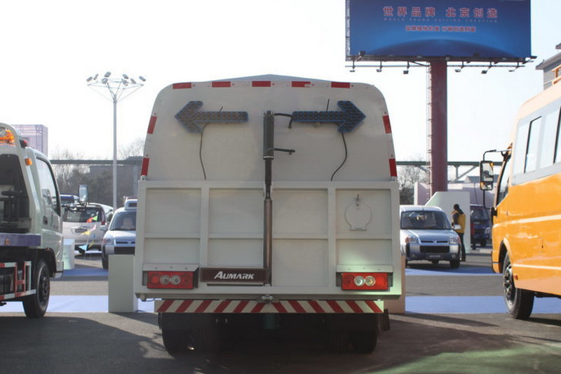 福田 欧马可1系 80马力 4X2 垃圾车(BJ5071TCAEV-1)