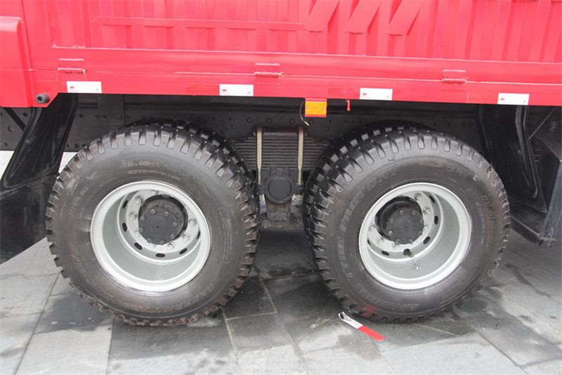 解放 J6M 260马力 6X4 国四随车吊(CA5250JSQP63K1L5T1E4)