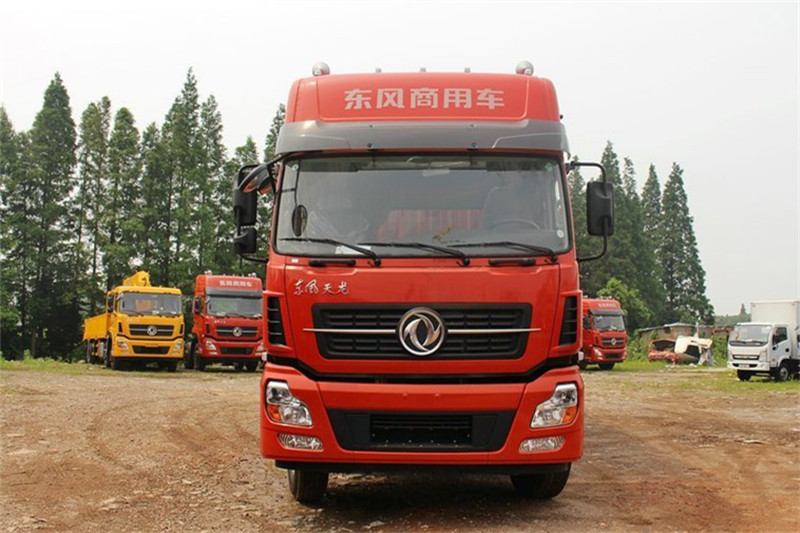 东风商用车 天锦中卡 180马力 4X2 7.6米 国四厢式载货车(DFL5140XXYB4)