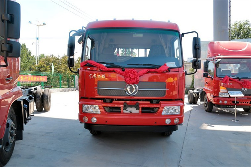 东风商用车 天锦中卡 180马力 4X2 国四载货车底盘(车长：7.79)(DFL1120B4)