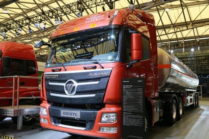 福田 欧曼GTL 6系重卡 超能版 400马力 6X4 国五危险品牵引车(速比:3.7)(BJ4259SNFKB-AB)