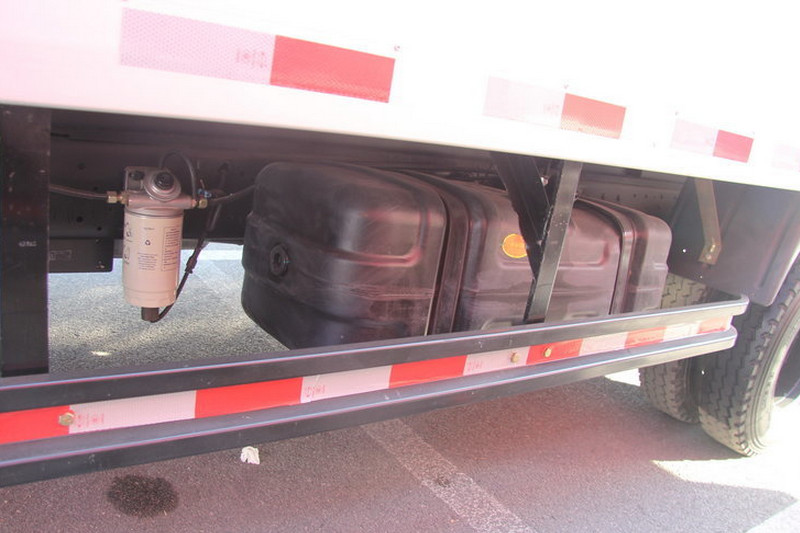 福田欧马可5系 143马力 4X2 国四 冷藏车(BJ5069XLC-FB)