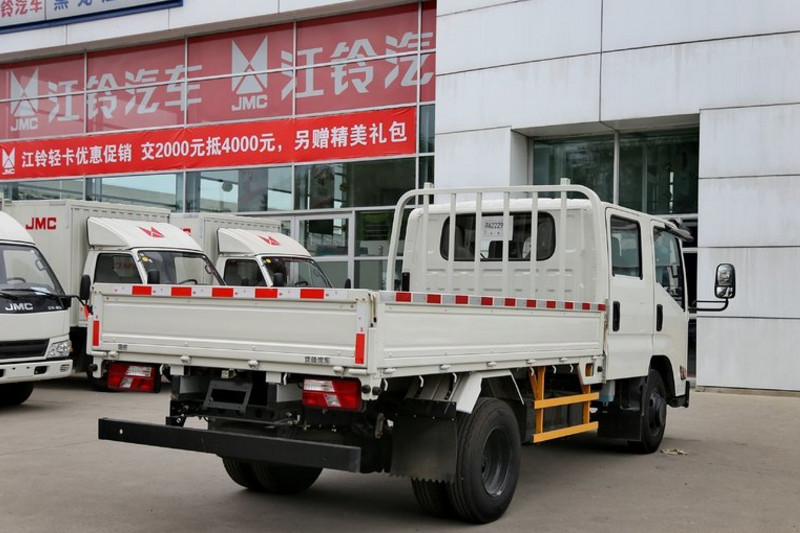 江铃 凯锐800 豪华款 122马力 4X2 4.2米 国四单排栏板轻卡(JX1043TG24)