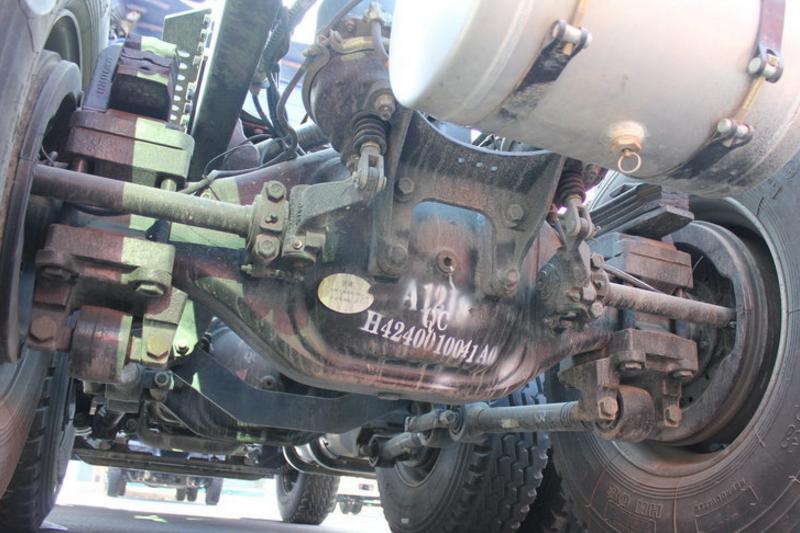 福田 欧曼GTL 9系重卡 420马力 6X4 国五LNG牵引车(BJ4259SMFCB-XA)