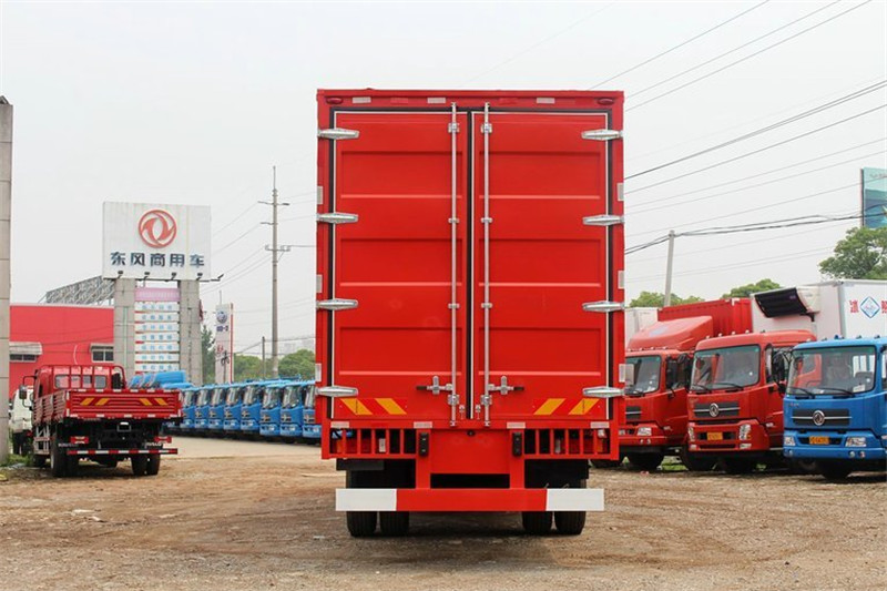 东风商用车 天龙重卡 245马力 6X2 9.6米 国四排半厢式载货车(DFL5253XXYAX1B)