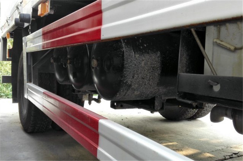 东风商用车 嘉运 120马力 4.1米 国四单排仓栅式轻卡(黄牌)(DFH5080CCYB)
