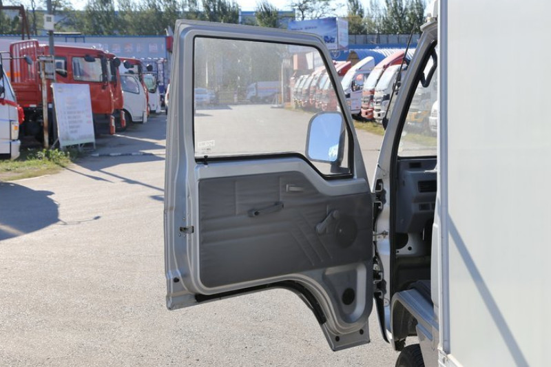 江淮 康铃X3 61马力 汽油/CNG 4X2 2.5米 国四 双排厢式微卡(HFC5020XXYRW6T1B7D)