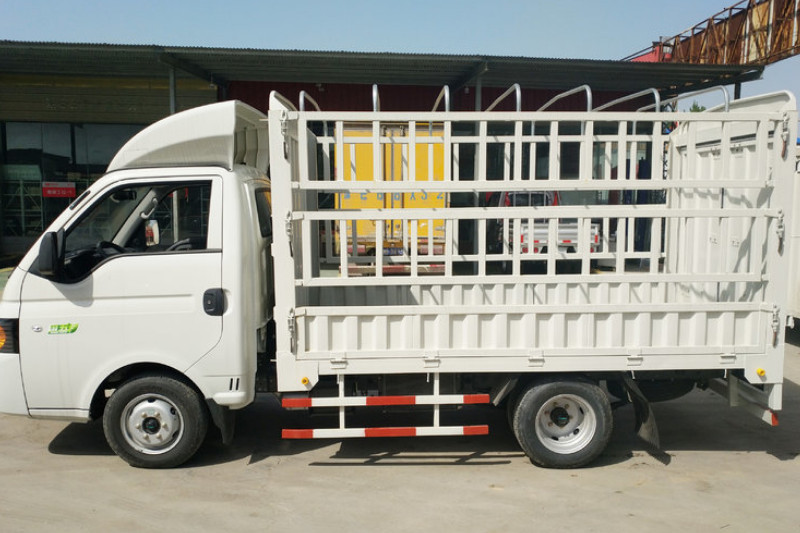 江淮 康铃X5 舒适型 1.8L 全柴 68马力 柴油 4X2 3.1米 国四 仓栅式微卡(HFC5030CCYPV7K2B3)