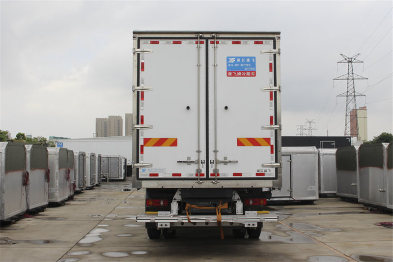 东风 天锦 140马力 4X2 4.9米 国四冷藏车(DFL5100XLCBX7A)