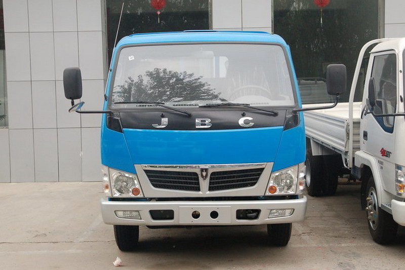 金杯 领驰 108马力 4X2 4.2米 国四单排厢式轻卡(SY5044XXYDQ-Z1)