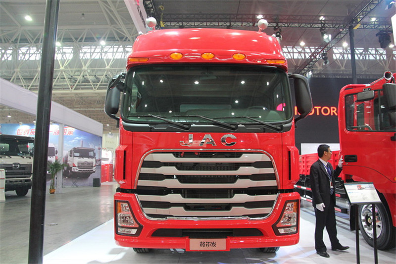 江淮 格尔发K5重卡 430马力 6X4 国四牵引车( HFC4251P1K7E33ZTF)
