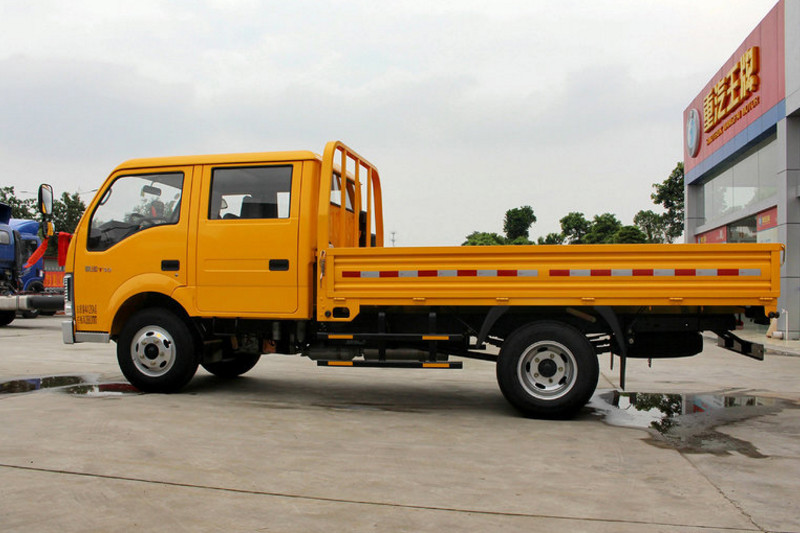金杯 骐运 98马力 4X2 汽油/CNG 2.6米 国五双排厢式轻卡(油刹)(SY5035XXYSL1-W2)
