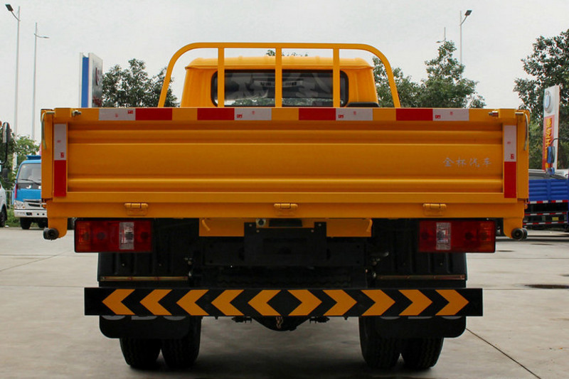 金杯 骐运 98马力 4X2 汽油/CNG 2.6米 国五双排厢式轻卡(油刹)(SY5035XXYSL1-W2)