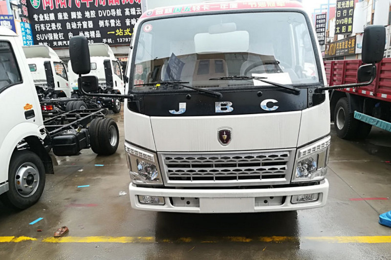 金杯 骐运 98马力 4X2 汽油/CNG 3.2米 国五单排厢式轻卡(油刹)(SY5035XXYDZA1-W2)