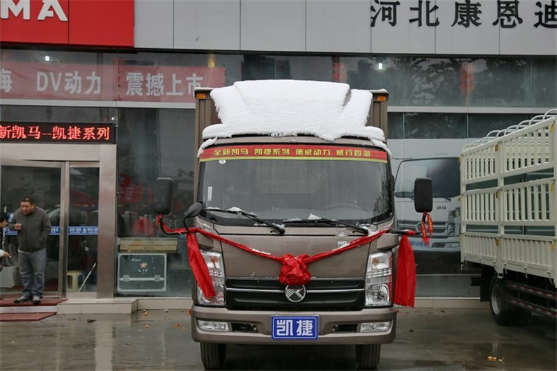 凯马 凯捷 102马力 4.2米单排厢式轻卡(纯电动)(KMC5042XXYEV33D)