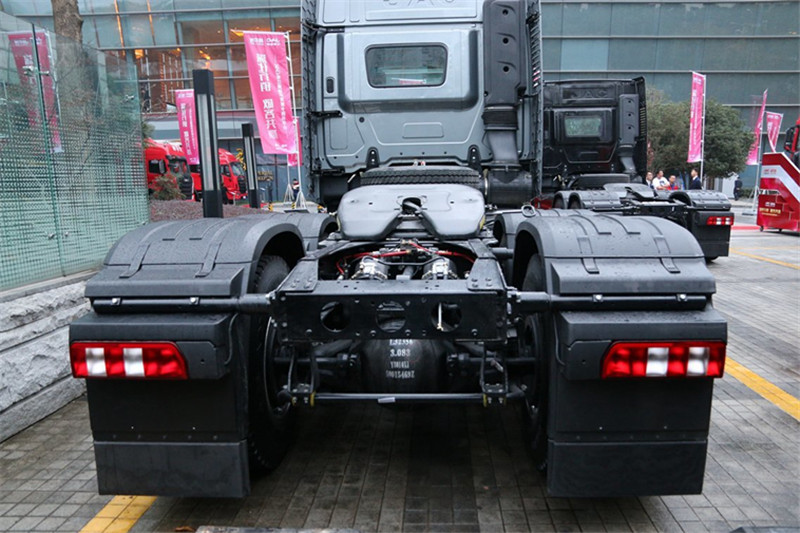 江淮 格尔发K7重卡 460马力 6X4 国五牵引车(HFC4252P13K8E33S3V)