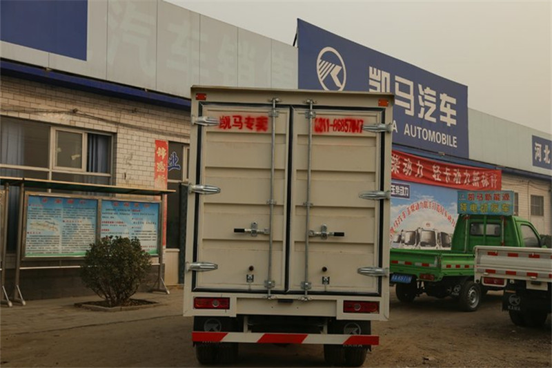 凯马 金运卡 88马力 3.3米 国四单排厢式轻卡(汽油)(KMC5036XXYQ26D4)