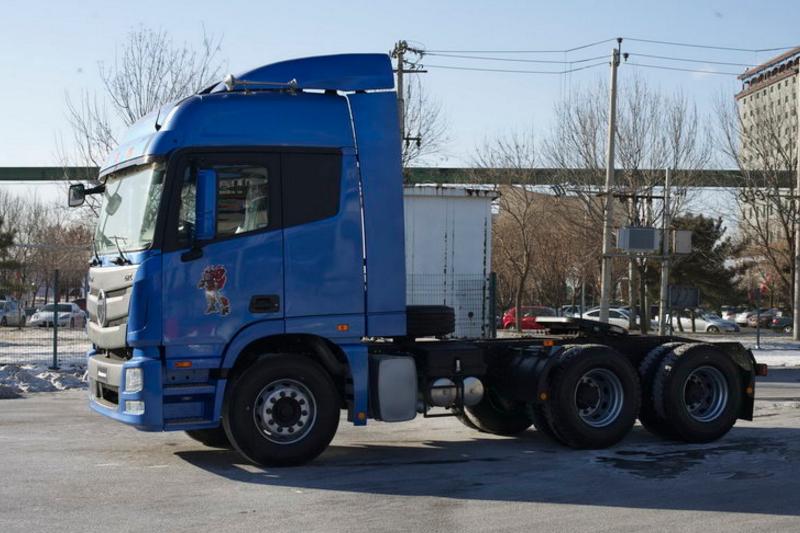 福田 欧曼GTL 6系重卡 380马力 6X4 国五LNG牵引车(双罐)(BJ4259SMFCB-XA)