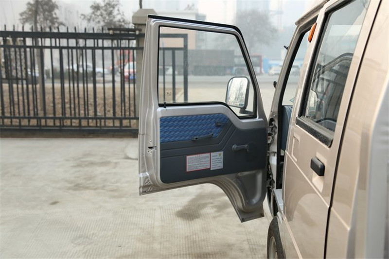 凯马 锐菱 1.1L 61马力 汽油/CNG 2.6米 国五双排栏板微卡(KMC1030L27S5)
