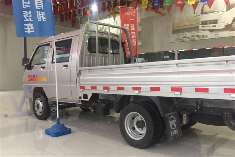 凯马 锐菱 1.3L 87马力 汽油 2.7米 国五双排栏板微卡(KMC1033Q28S5)