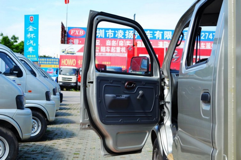 金杯 西部牛仔 1.5L 102马力 汽油 4X2 3.42米 国五单排厢式微卡(SY5031XXYAADX9LEB)