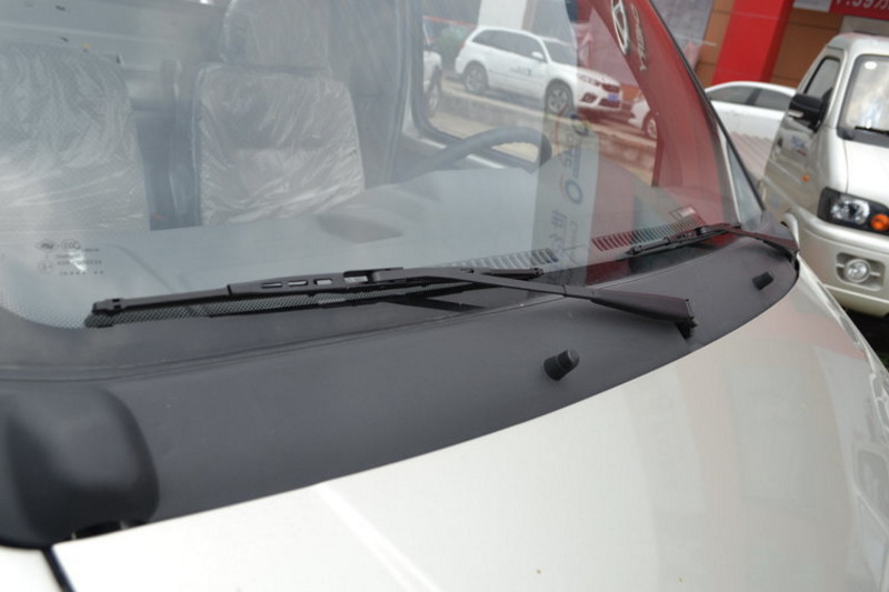金杯 西部牛仔 1.3L 88马力 汽油/CNG 4X2 3.3米 国四单排栏板微卡