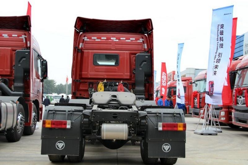 福田 欧曼GTL 6系重卡 380马力 6X2 国五LNG牵引车(BJ4259SMFCB-XB)