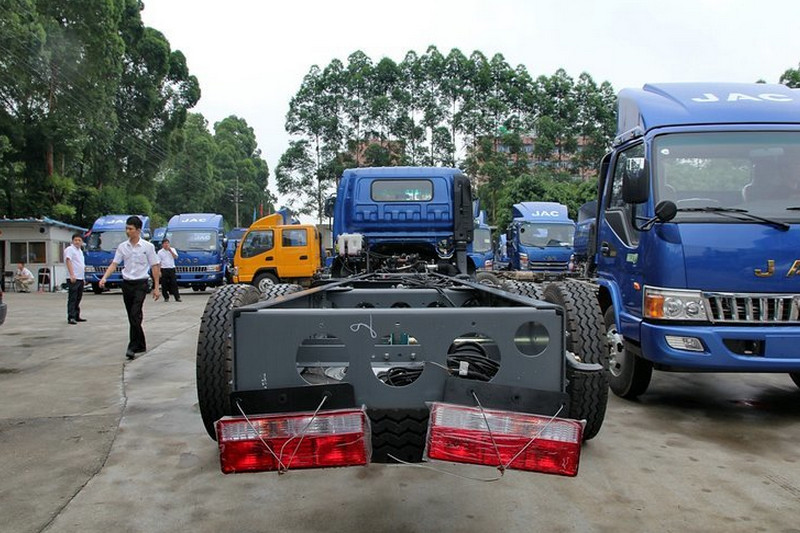 江淮 骏铃E7 160马力 4X2 5.2米 国四 栏板载货车(HFC1081P91K2C5)