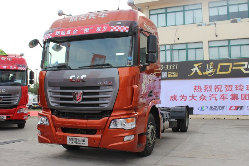 联合卡车 U系重卡 380马力 4X2 国五 中置轴列车底盘(QCC5182ZKXD651Z)