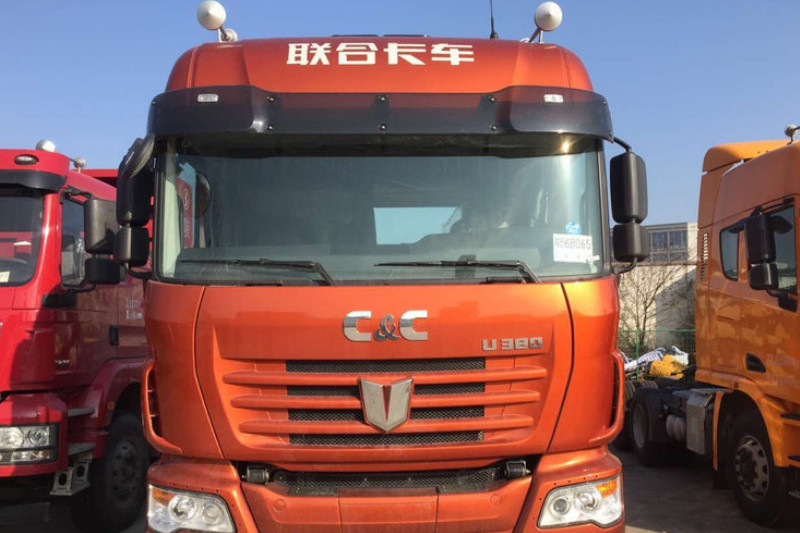  联合卡车 U380重卡 380马力 6X4 国五 牵引车(QCC4252D654)