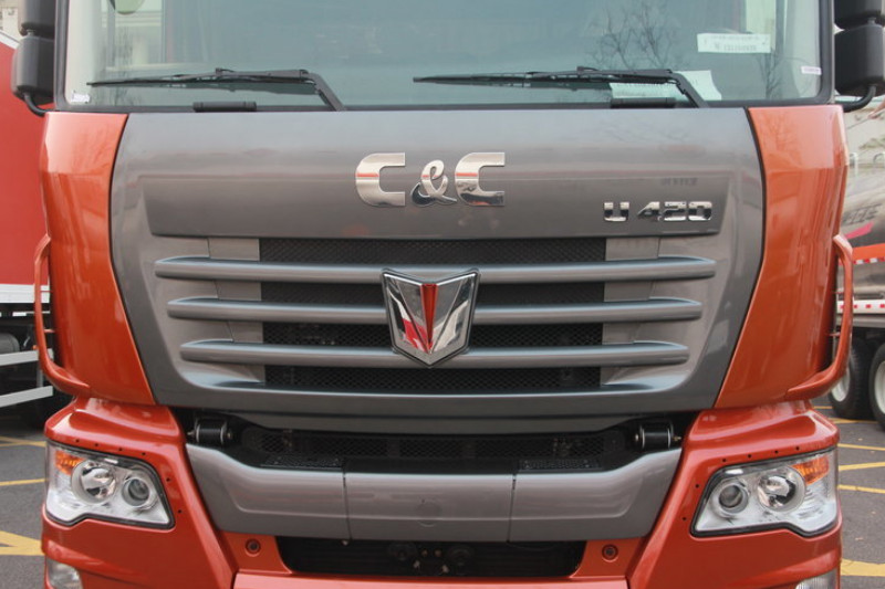 联合卡车 U420重卡 标载型 420马力 6X4 国四 牵引车(SQR4251D6ZT4-6)